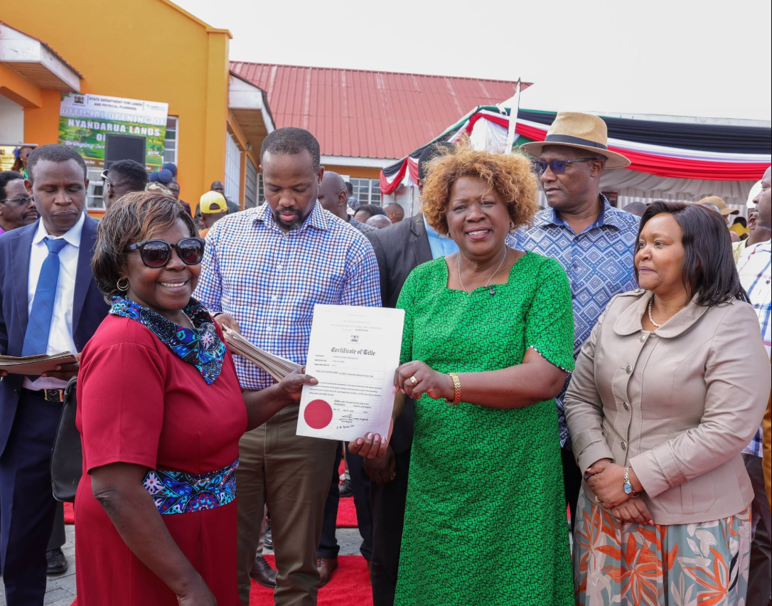 CS Alice Wahome Opens Nyandarua Lands Office, Issues 2,700 Title Deeds - Image 4